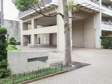 【千葉県/千葉市稲毛区小仲台】アイ・プレイス稲毛 3棟 エントランス