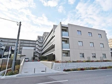 【千葉県/千葉市中央区南町】オハナ蘇我ガーデニア 敷地内：駐車場入り口