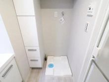 【千葉県/千葉市美浜区稲毛海岸】稲毛東映マンション B棟 洗濯機置場