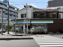 【千葉県/習志野市津田沼】コスモヒルズ津田沼 ファミリーマート　おおくぼ津田沼店（現地より約250m）