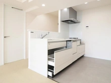 【千葉県/千葉市稲毛区天台】カームスクエア天台スカイマンション キッチン：収納