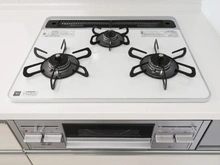 【千葉県/千葉市稲毛区天台】カームスクエア天台スカイマンション キッチン：三口コンロ