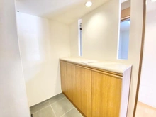 【千葉県/千葉市稲毛区長沼原町】ヴィルフォーレ稲毛 2番館 玄関