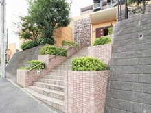 【千葉県/千葉市若葉区東寺山町】ロータリーパレス千葉パークサイドヒルズ アプローチ