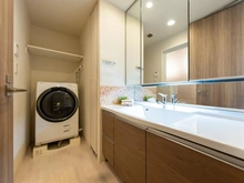 【千葉県/千葉市中央区中央港】プレミアムレジデンス千葉県立美術館前 洗面室