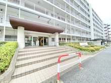 【千葉県/習志野市谷津】ソフトタウン谷津遊園 2号棟 アプローチ