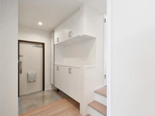 【千葉県/千葉市美浜区高浜】稲毛高浜南団地 2号棟 玄関