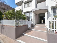 【千葉県/千葉市美浜区高浜】稲毛高浜南団地 2号棟 アプローチ