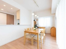 【千葉県/千葉市美浜区稲毛海岸】プラウドシティ稲毛海岸レジデンス ダイニング：※家具調度品等は販売価格に含まれておりません