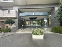 【埼玉県/所沢市若狭】ザ・ステイツ所沢アルカディアン アプローチ