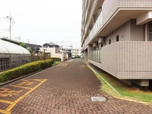 【埼玉県/所沢市大字下安松】サンヴェール東所沢 敷地内