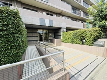 【埼玉県/所沢市東所沢】シャリエ東所沢 エントランス