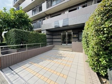 【埼玉県/所沢市東所沢】シャリエ東所沢 エントランス