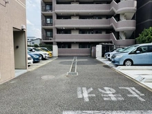 【埼玉県/所沢市東所沢】シャリエ東所沢 駐車場