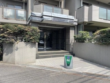 【埼玉県/所沢市弥生町】ステイツ新所沢 エントランス