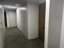 【埼玉県/川口市川口】リプレ川口一番街 1号棟 玄関前：内廊下