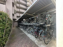 【埼玉県/所沢市小手指町】ヴィルヌーブ小手指 駐輪場