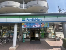 【埼玉県/所沢市小手指町】ヴィルヌーブ小手指 ファミリーマート　小手指四丁目店（現地より約210m）