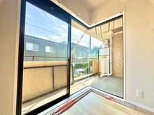 【埼玉県/所沢市小手指台】ライオンズマンション西所沢 洋室：採光面が多く明るいお部屋です