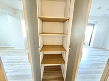 【埼玉県/所沢市小手指台】ライオンズマンション西所沢 収納：廊下にも収納がございます