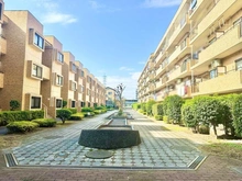 【埼玉県/所沢市小手指台】ライオンズマンション西所沢 敷地内施設：緑がある中庭