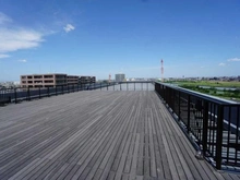 【東京都/北区浮間】リノア北赤羽 共用部：屋上ウッドデッキ