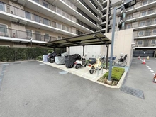 【東京都/昭島市宮沢町】パークホームズ昭島中神 敷地内施設：バイク置場