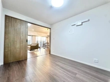 【埼玉県/新座市菅沢】清瀬プリンスハイツ 洋室：スライドドアのため、リビングと繋げてお使いいただくことができます