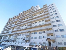 【埼玉県/入間市春日町】入間ビレッジ 8号棟 外観