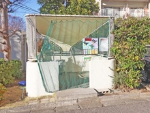 【埼玉県/入間市春日町】入間ビレッジ 8号棟 共用部：ゴミ置き場