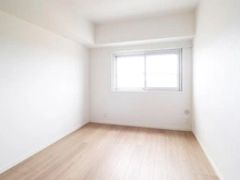 【埼玉県/入間市春日町】入間ビレッジ 8号棟 洋室