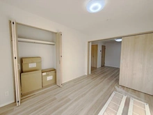 【東京都/東久留米市柳窪】ロイヤルステージ小平 洋室：収納
※リフォーム中