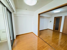 【埼玉県/志木市本町】アリュージュ志木本町 洋室：右奥：ダイニング