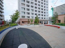 【埼玉県/所沢市寿町】グレーシアタワーズ所沢 タワー棟 共用部：コミュニティ広場