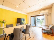 【神奈川県/藤沢市本鵠沼】藤沢パーク・ホームズ弐番館 【リビング】ＬＤＫ：約１３．１帖！アクセントクロスがおしゃれを演出！