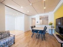 【神奈川県/藤沢市本鵠沼】藤沢パーク・ホームズ弐番館 【リビング】洋室（約6帖）の仕切りを解放する事でよりゆとりのある空間になります！