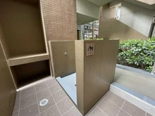 【東京都/新宿区北新宿】リビオ新宿ザ・レジデンス 共用施設：ペット足洗い場