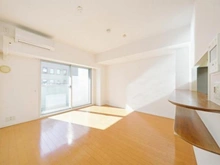 【東京都/世田谷区深沢】深沢パーク・ホームズ 南向き約9.5帖のリビングダイニング※壁紙新規交換(2025年12月)