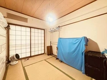 【大阪府/大阪市西区立売堀】阿波座セントラルハイツ 約６畳の和室です。南東向きにバルコニーございます。