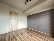 【大阪府/大阪市東淀川区下新庄】セントポリア北大阪VISON壱番館 約７帖の洋室です