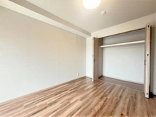 【大阪府/大阪市東淀川区下新庄】セントポリア北大阪VISON壱番館 約６帖の洋室です