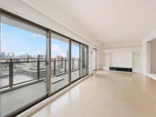 【大阪府/大阪市淀川区木川東】ネバーランド西中島南方 リビング１