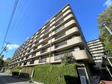 【大阪府/吹田市山田南】日興千里丘スカイマンションA 外観