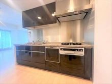 【東京都/江東区豊洲】シティタワーズ豊洲ザ・ツインサウスタワー 独立性を高めた約3.3帖のキッチンスペース。