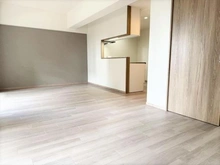 【大阪府/豊中市上新田】千里中央パーク・ヒルズB棟 ＬＤＫ約１８帖 フローリング張