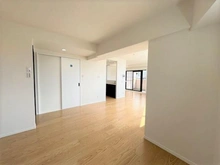 【大阪府/豊中市新千里南町】ルミナス桃山台 リビング約21.4帖ございます！