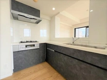 【大阪府/豊中市新千里南町】ルミナス桃山台 システムキッチン！３口ガスコンロ！食洗乾燥器ございます！