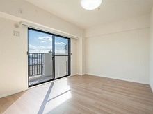 【千葉県/柏市根戸】グリーンキャピタル北柏 南東側洋室（約６．０帖）