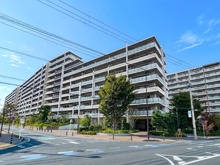 【千葉県/船橋市行田】プレミスト船橋塚田 外観：建物外観。総戸数５７１戸。東武野田線「塚田」駅徒歩約３分の好立地マンション。（２０２６年１０月撮影）