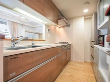 【神奈川県/座間市相模が丘】ブリリア小田急相模原 食洗機やビルトイン浄水器など設備の整ったシステムキッチン